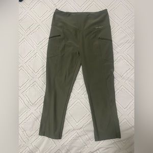 Eddie Bauer green leggings with pockets